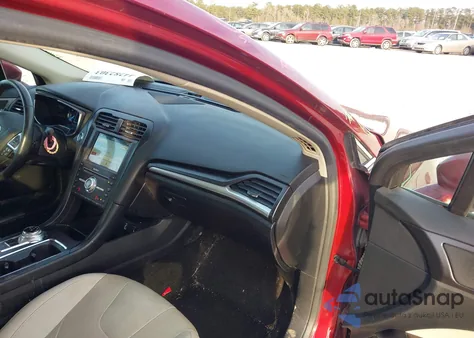 2018 Ford Fusion Titanium z USA, uszkodzony, nr VIN 3FA6P0D91JR155016